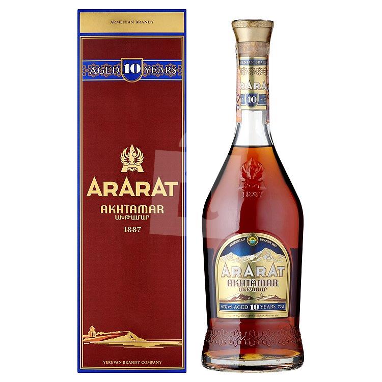 Brandy Akhtamar 10-ročný 40% 0,7 l darčekové balenie Ararat