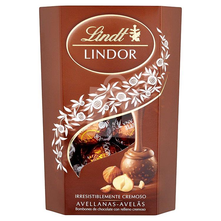 Dezert Lindor čokoládové bonbóny s kúskami lieskových orechov a jemnou krémovou náplňou 200g Lindt